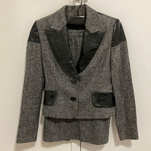 Gai Mattiolo Jacket & Skirt Suit in Herringbone Wool Blend & Embossed Leather. - Picture 1 of 15